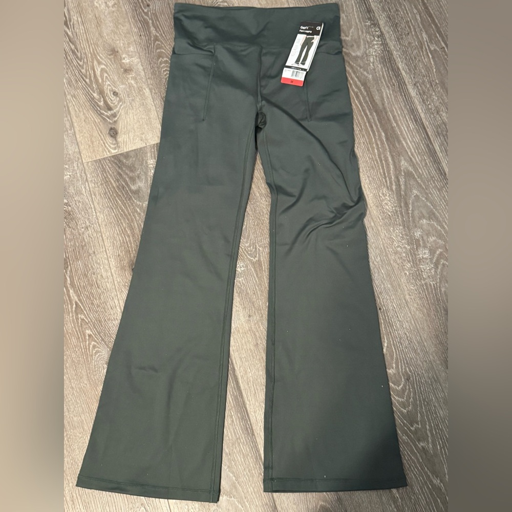 NWT GAP Olive Flare Leggings - M